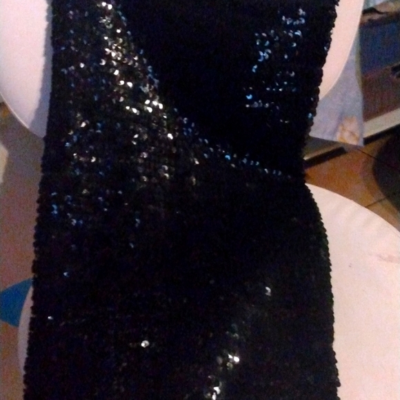 Black sequenced pencil like shirt - Picture 1 of 1